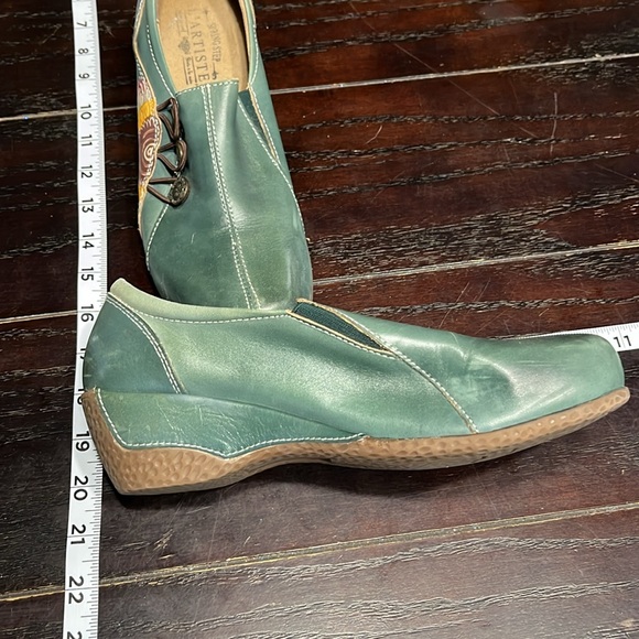 women’s shoes - Picture 2 of 4